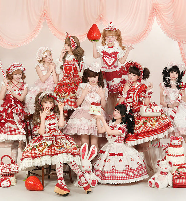 【受注予約11/18まで】Strawberry Cake Guide ブラウス