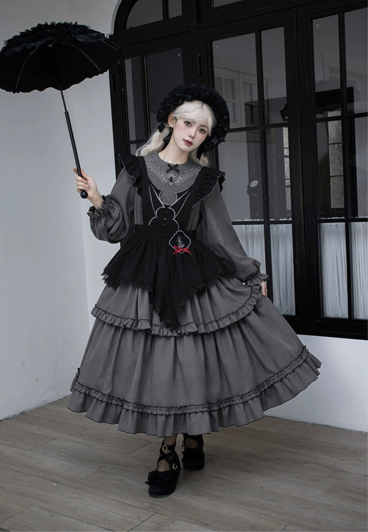 Monochrome Night 蜘蛛刺繍グレーワンピースとエプロン Monochrome Night 蜘蛛刺繍グレーワンピースとエプロン