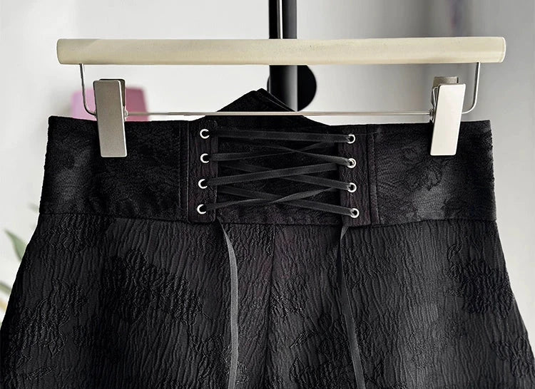 Cross Bone レース裾のショートパンツ