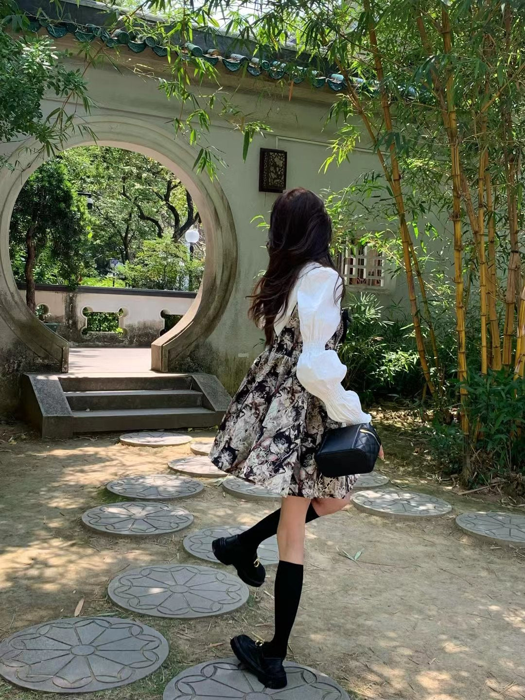 リボンとパールのねこデザインジャンパースカート