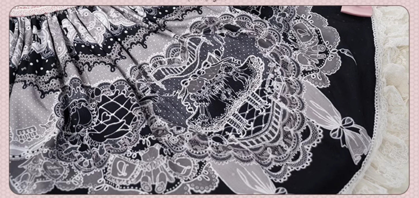 【再販・受注予約12/23まで】Lace Figure プリントジャンパースカート