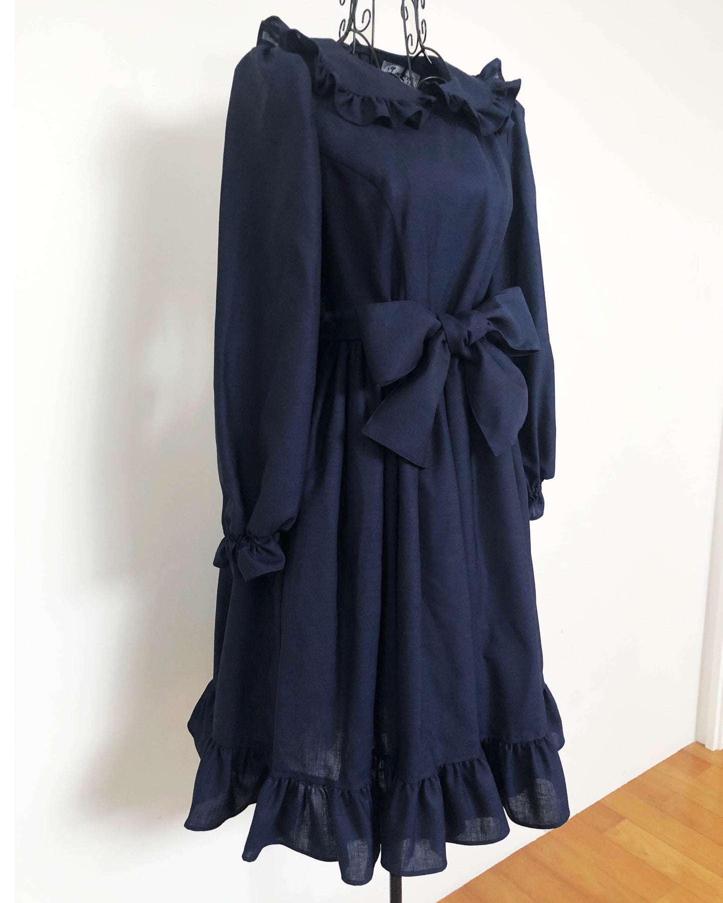 【尾州ロリィタ】ずっと お姫様にしてくれる 特別な日常のワンピース(濃紺長袖)