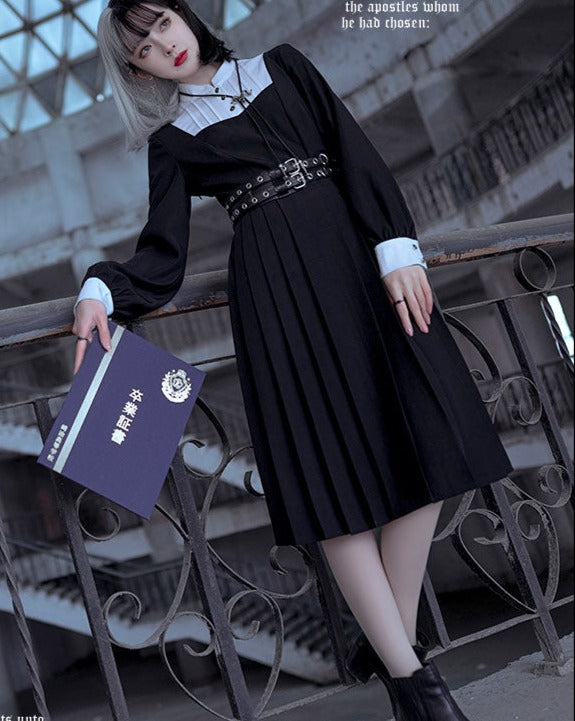 Physical Surpass pleated dress and cloak setup