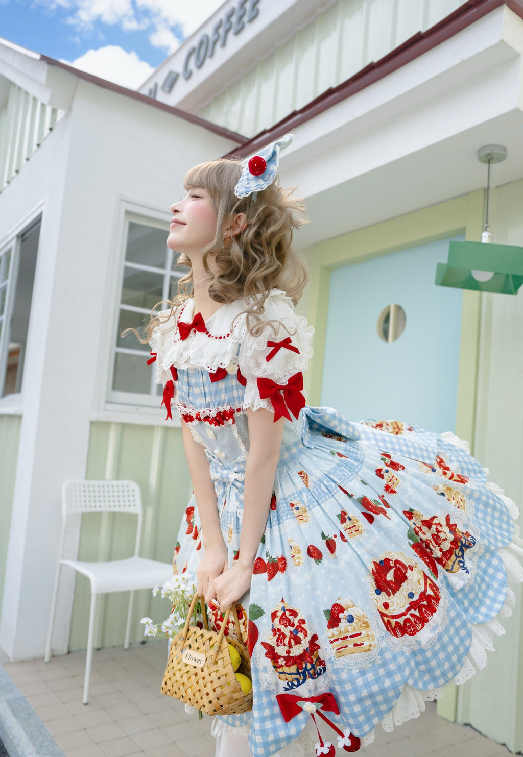 【受注予約8/26まで】Strawberry Cake Guide プリントジャンパースカート ・新色