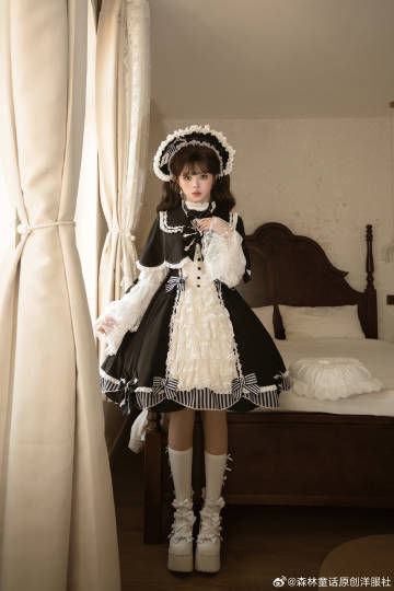[Pre-orders available until 1/2] Moonlit Night Rhapsody Jumper Skirt and Cape