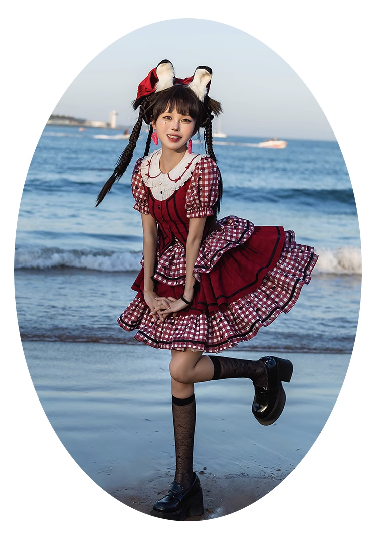Queen of Hearts ギンガムチェックのブラウスとスカートのセットアップ