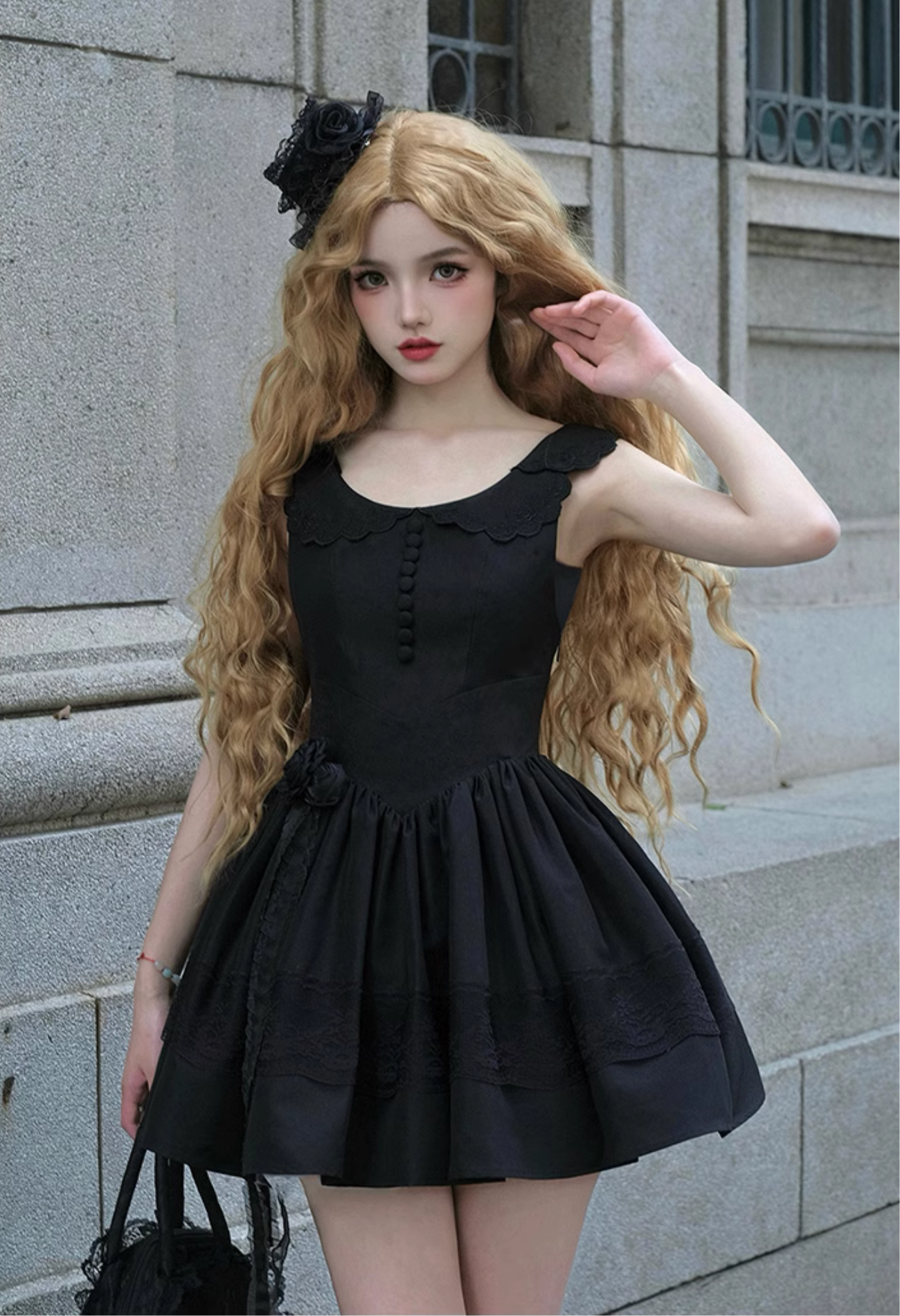 黒薔薇の刺繍襟ジャンパースカートとジャケット・ショート丈 黒薔薇の刺繍襟ジャンパースカートとジャケット・ショート丈