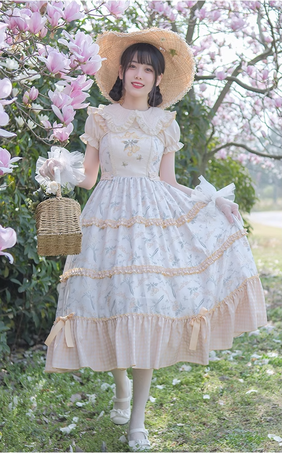 Short-sleeved blouse in off-white color