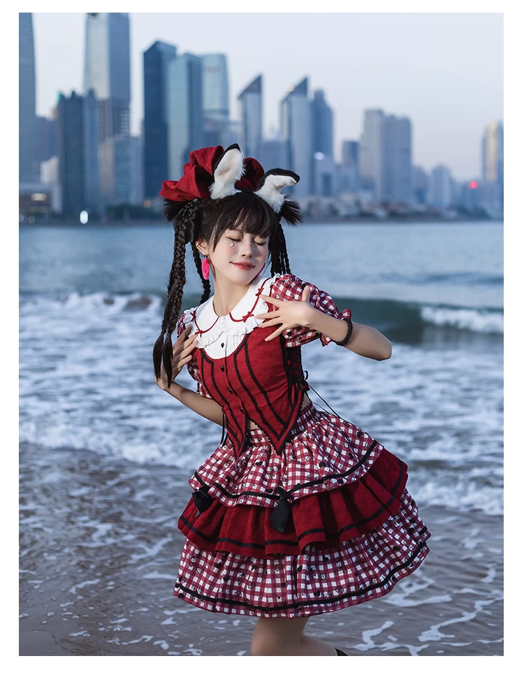 Queen of Hearts ギンガムチェックのブラウスとスカートのセットアップ