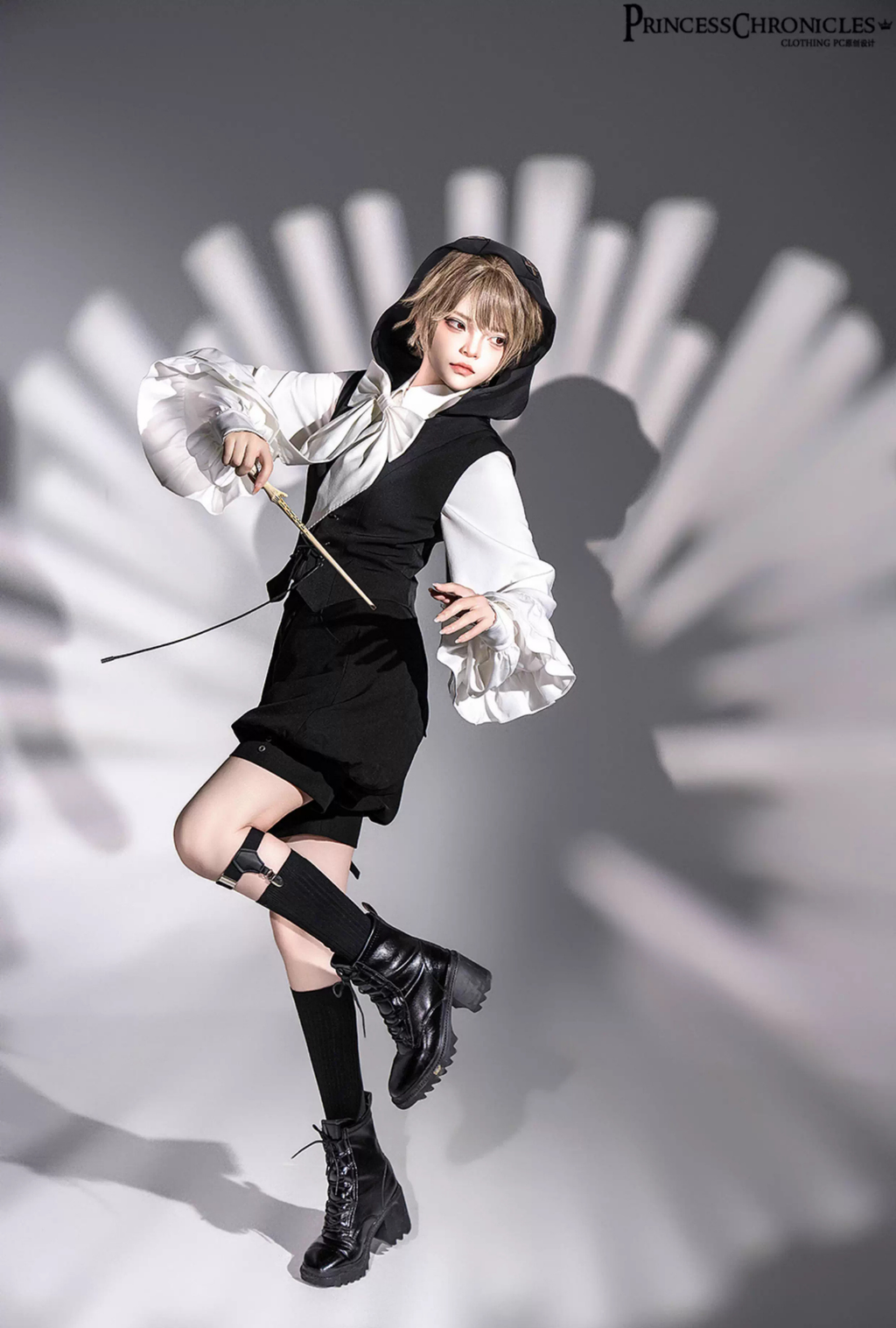【予約販売】Black Rabbit うさ耳フードベスト・マント・ショートパンツ