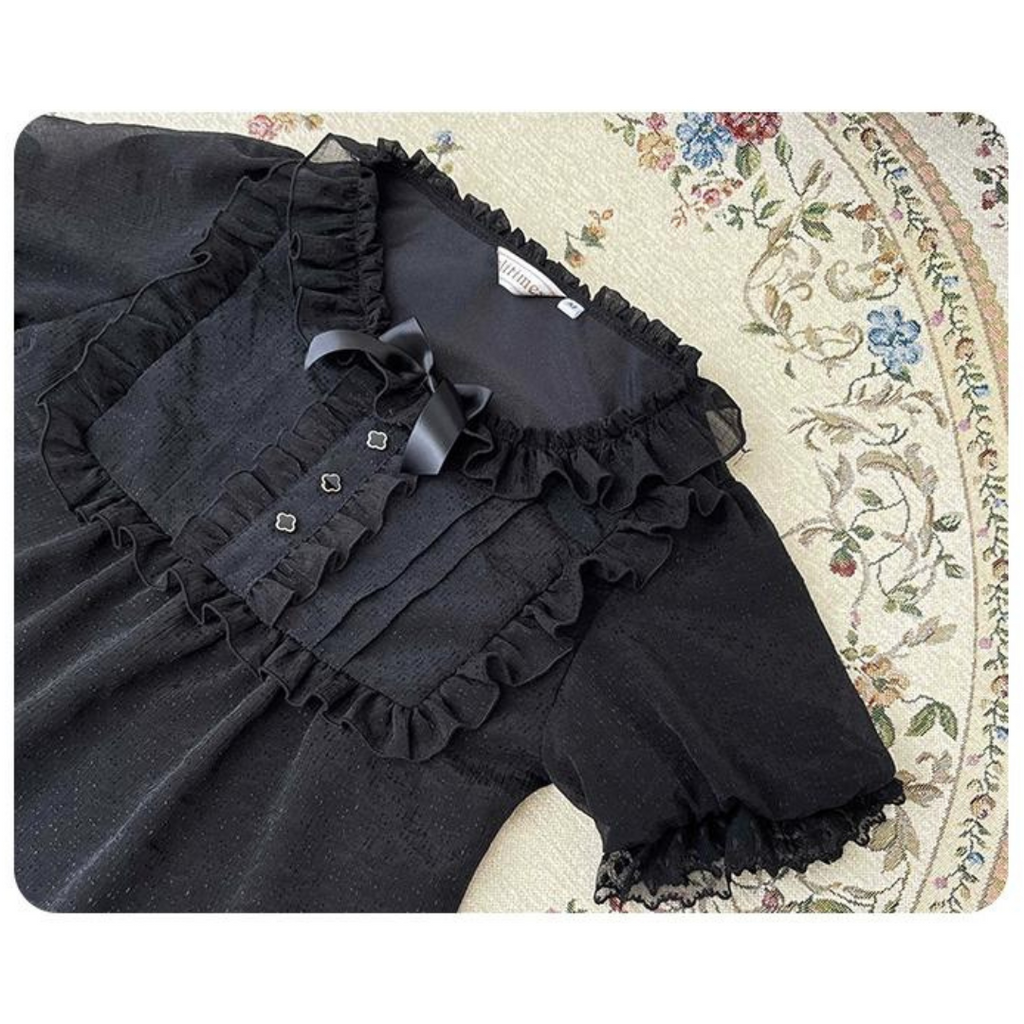 flower button short sleeve blouse