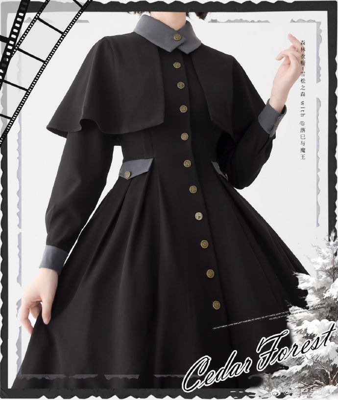 Snow Cedar クラシカルケープ付きワンピースコート
