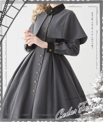 Snow Cedar クラシカルケープ付きワンピースコート