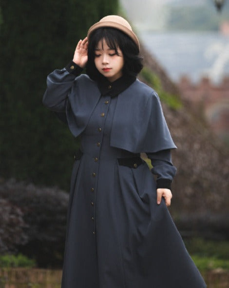 Snow Cedar クラシカルケープ付きワンピースコート
