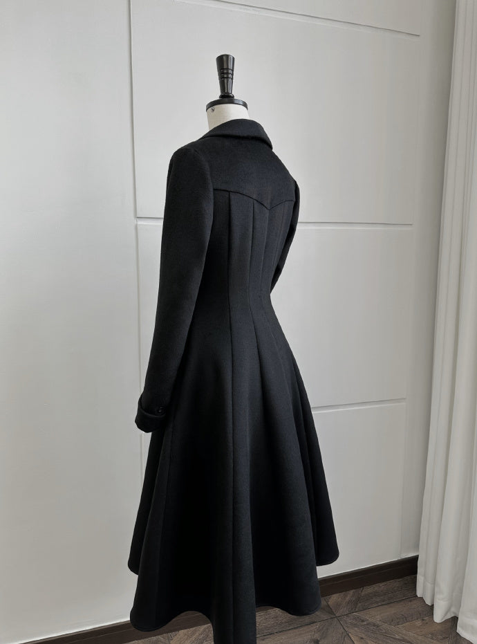 [Pre-orders available until November 12th] Yoiyami Rose Elegant Gothic Coat - Long Length