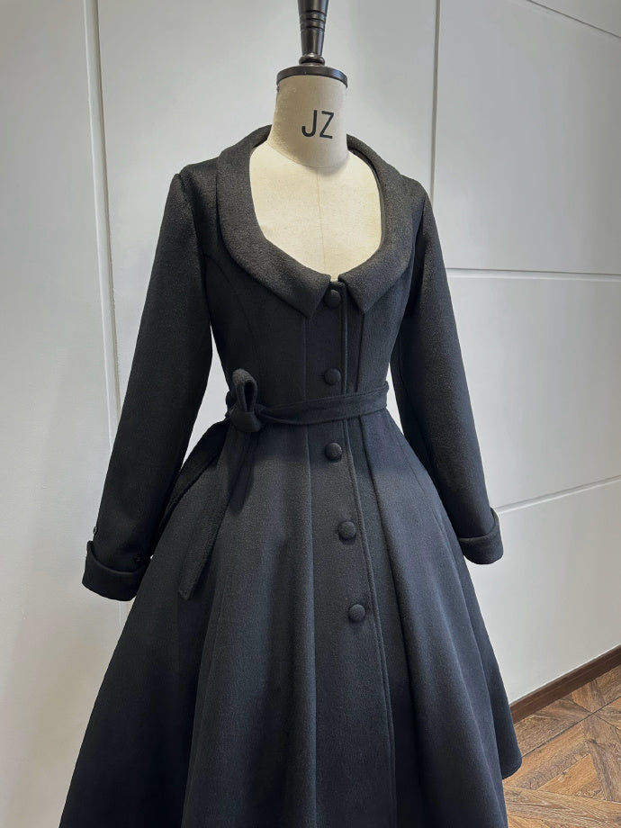 [Pre-orders available until November 12th] Yoiyami Rose Elegant Gothic Coat - Long Length