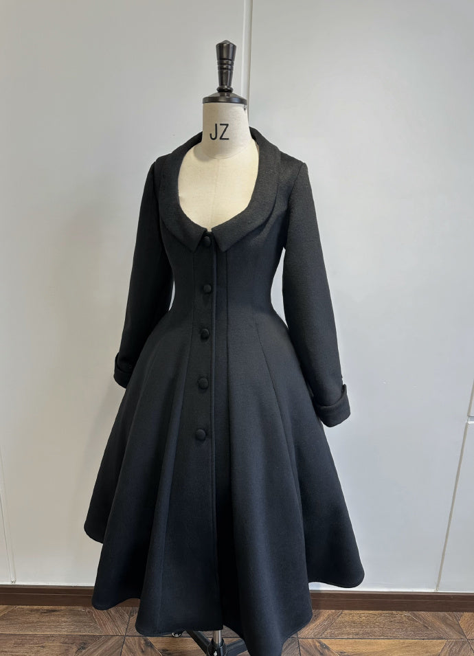 [Pre-orders available until November 12th] Yoiyami Rose Elegant Gothic Coat - Long Length