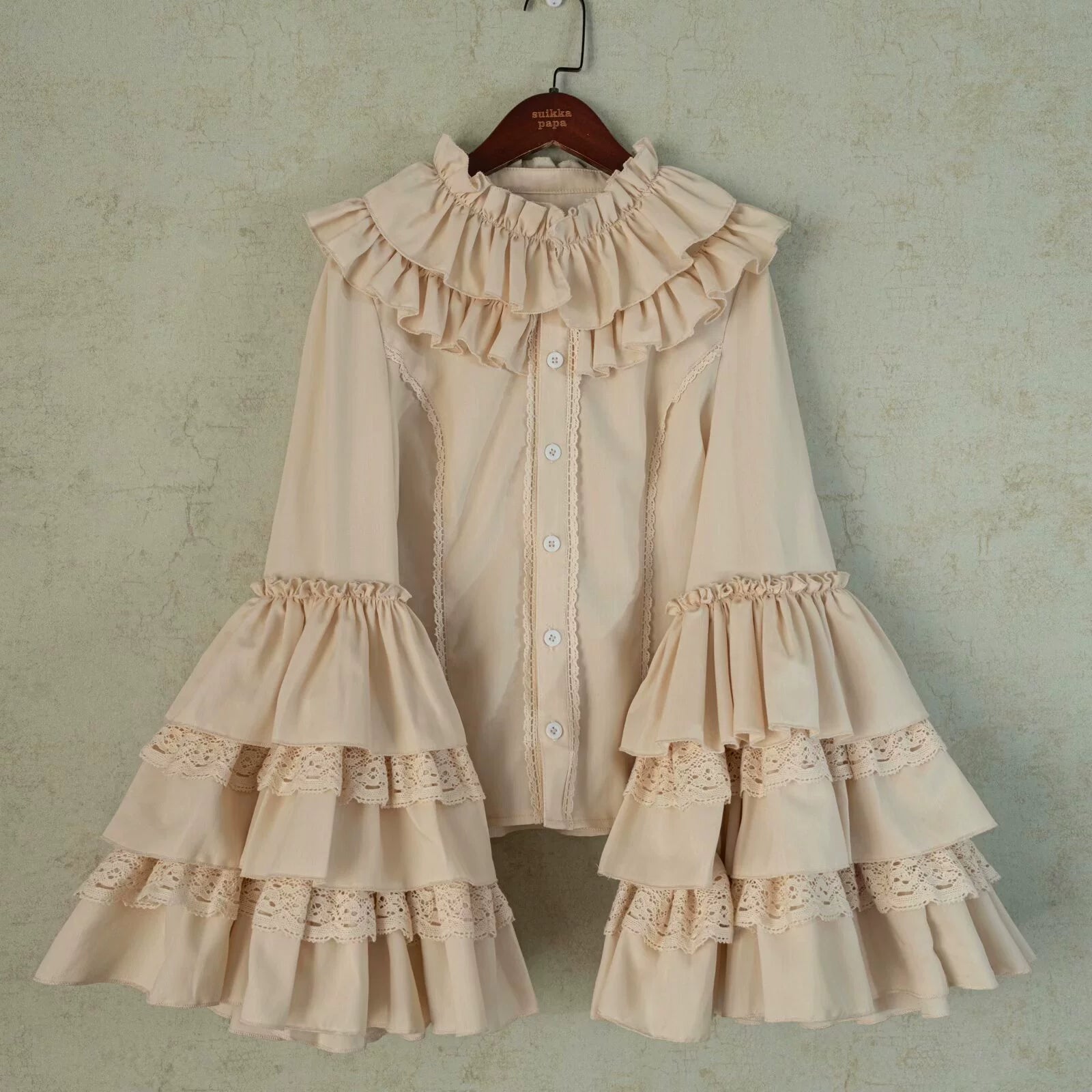 [Pre-orders until 12/12] Caramel Doll Princess Sleeve Blouse
