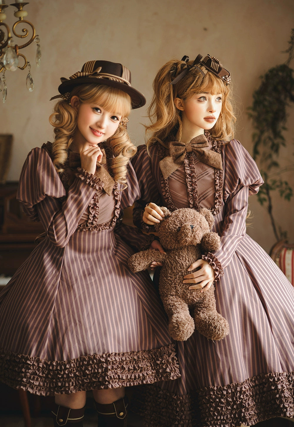 [Pre-orders available until 12/4] Classic Chocolat Stripe Short Dress