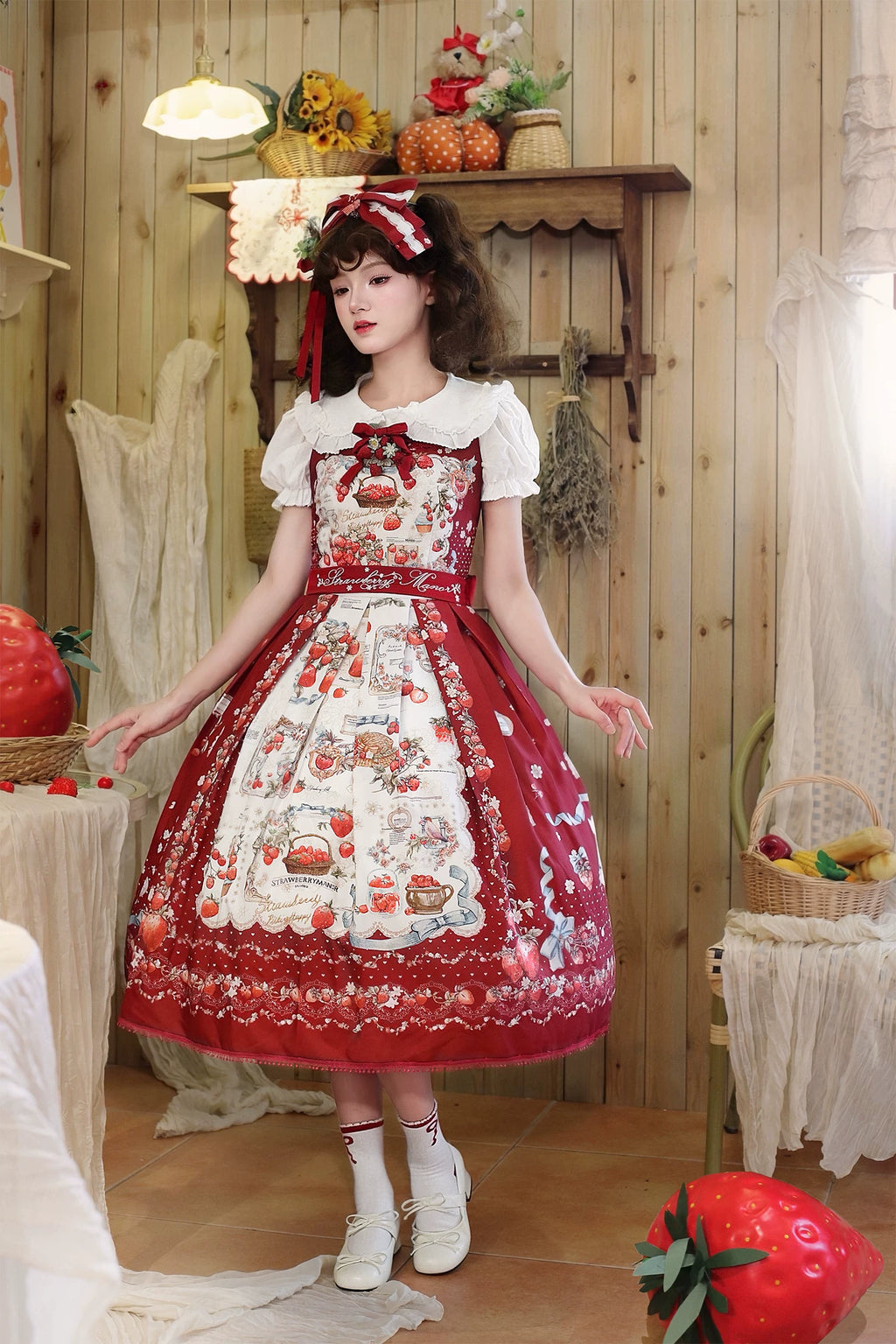【受注予約10/29まで】Strawberry Manor プリントジャンパースカート・ミドル丈