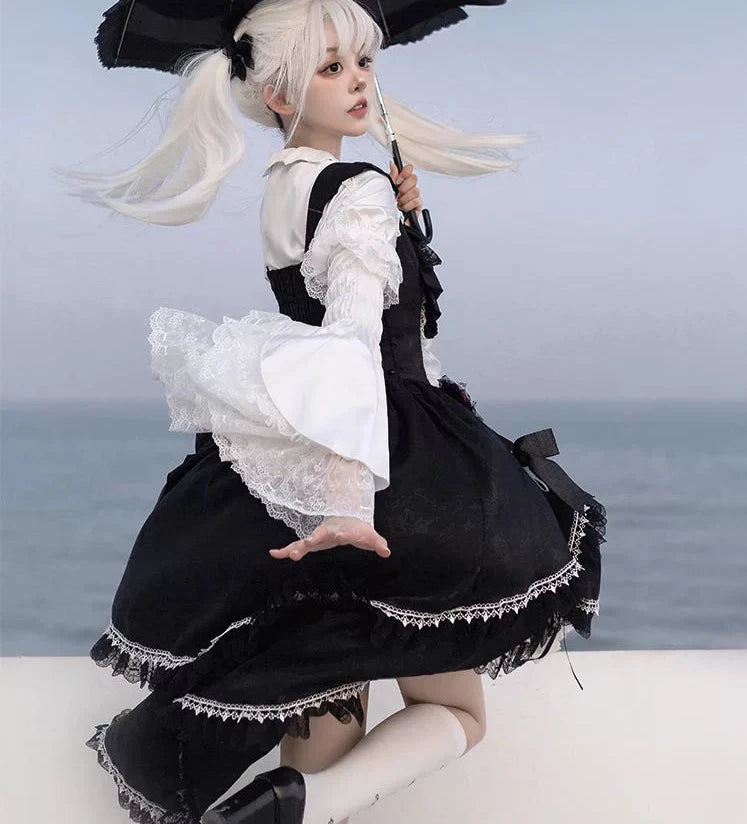 [Pre-orders available until 10/8] Rose of the Night Gothic Lolita Jumper Skirt