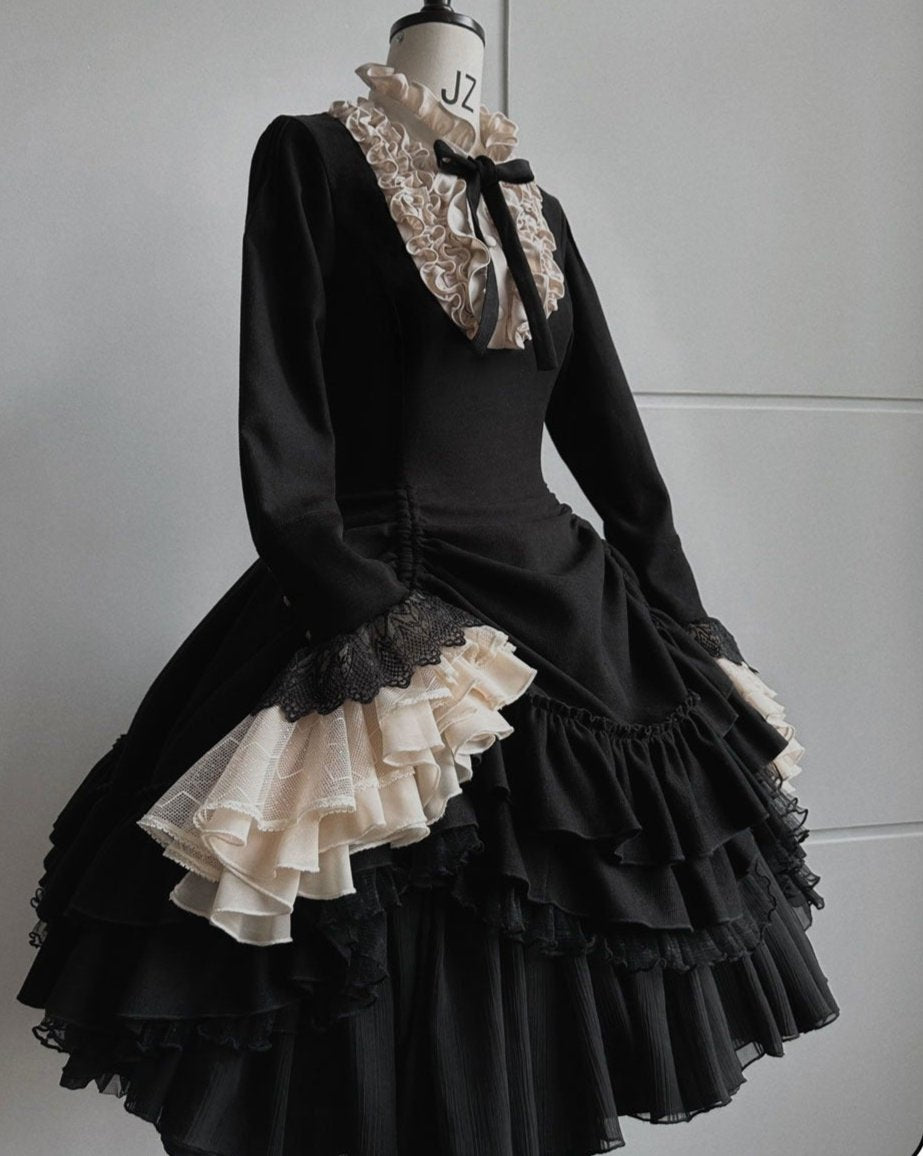 [Pre-orders available until November 12th] Yoiyami Rose Elegant Gothic Frill Dress