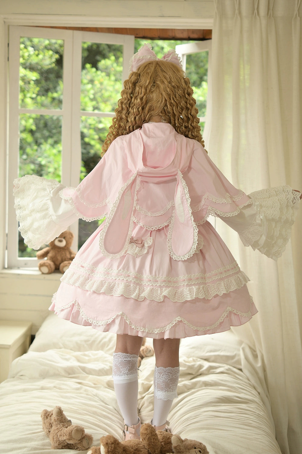 【予約販売】Antique Petal Rabbit うさ耳付きケープ