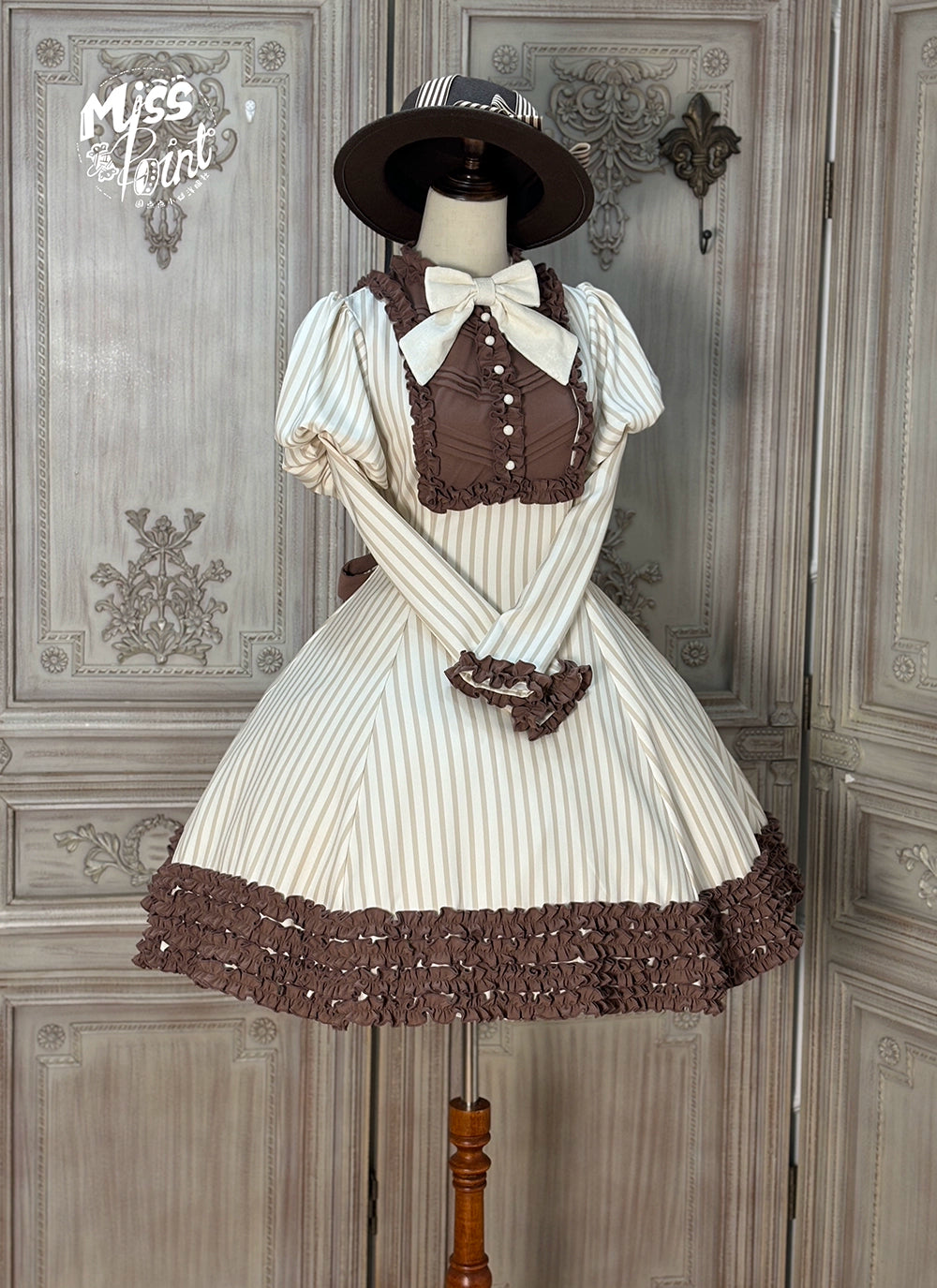 [Pre-orders available until 12/4] Classic Chocolat Stripe Short Dress