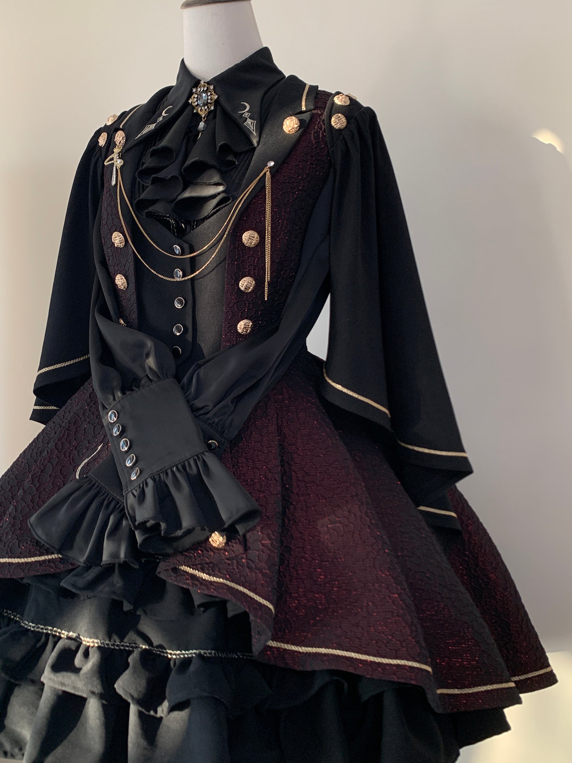 [Resale/Pre-orders until 10/16] Fallen Moon Law Vest with Cape
