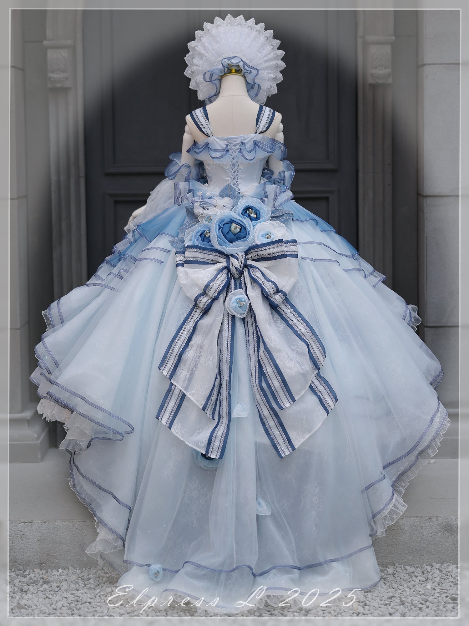 [Pre-orders available until 2/26] Full of Fragrance Dress with Train and Inner Skirt - Blue