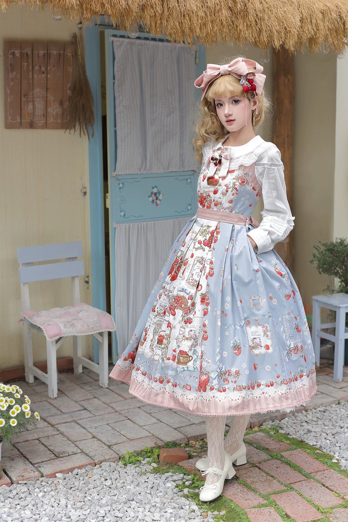 【受注予約10/29まで】Strawberry Manor プリントジャンパースカート・ミドル丈