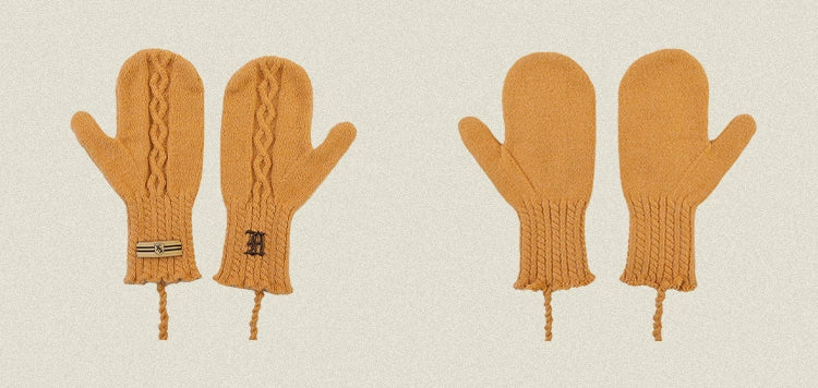 [Pre-order] Hogwarts School of Witchcraft and Wizardry Cable Knit Mittens [Buy together for 20% off]