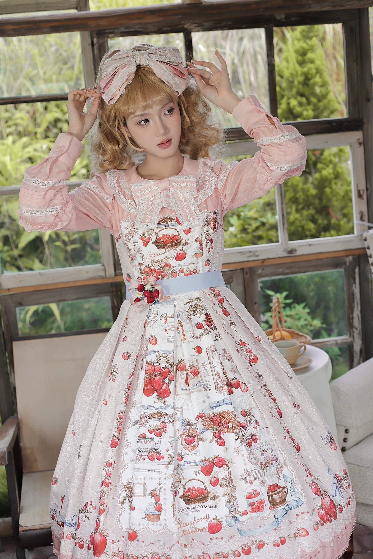 【受注予約10/29まで】Strawberry Manor プリントジャンパースカート・ミドル丈