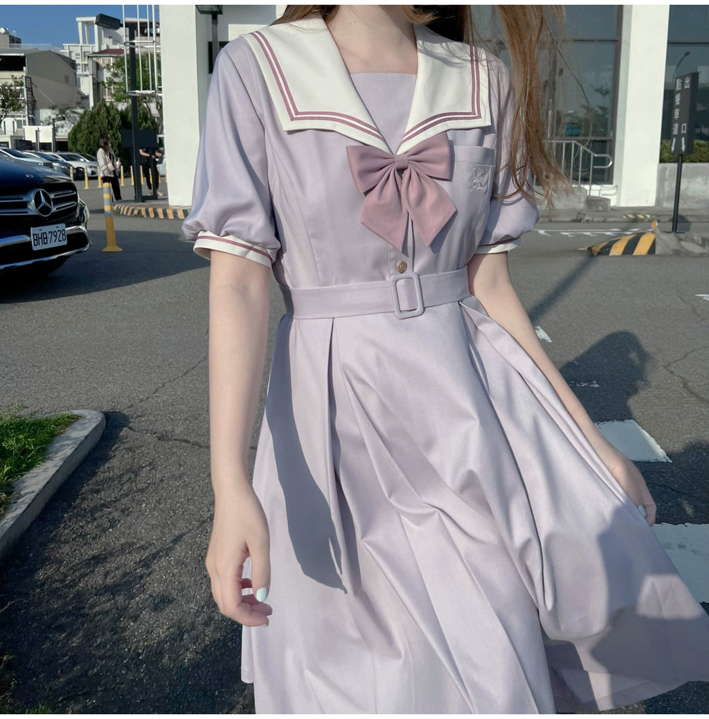 Misty Vine 藤色のセーラーカラー半袖ワンピース