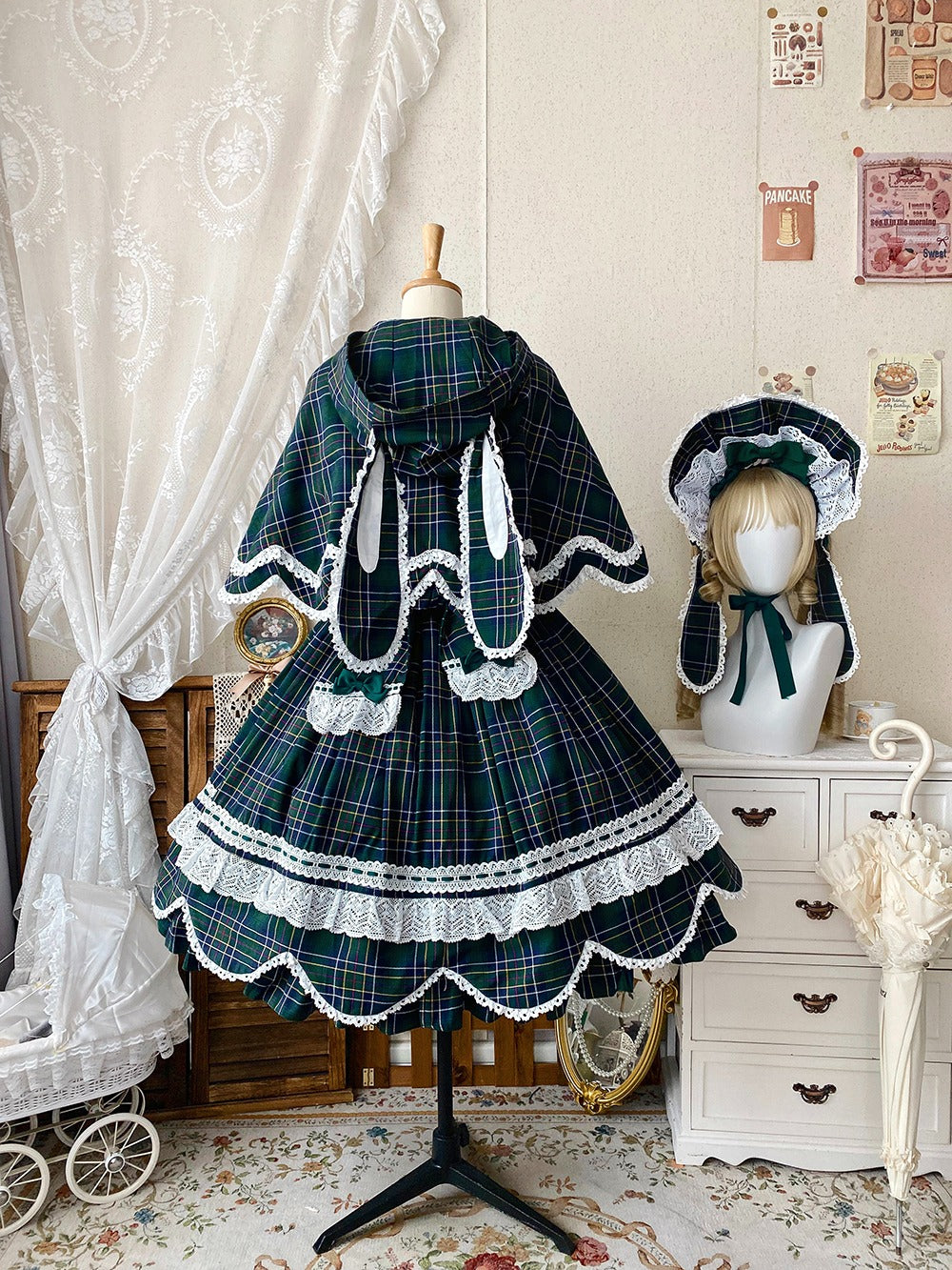 【受注予約10/15まで】Checkered Petal Rabbit うさ耳付きケープ