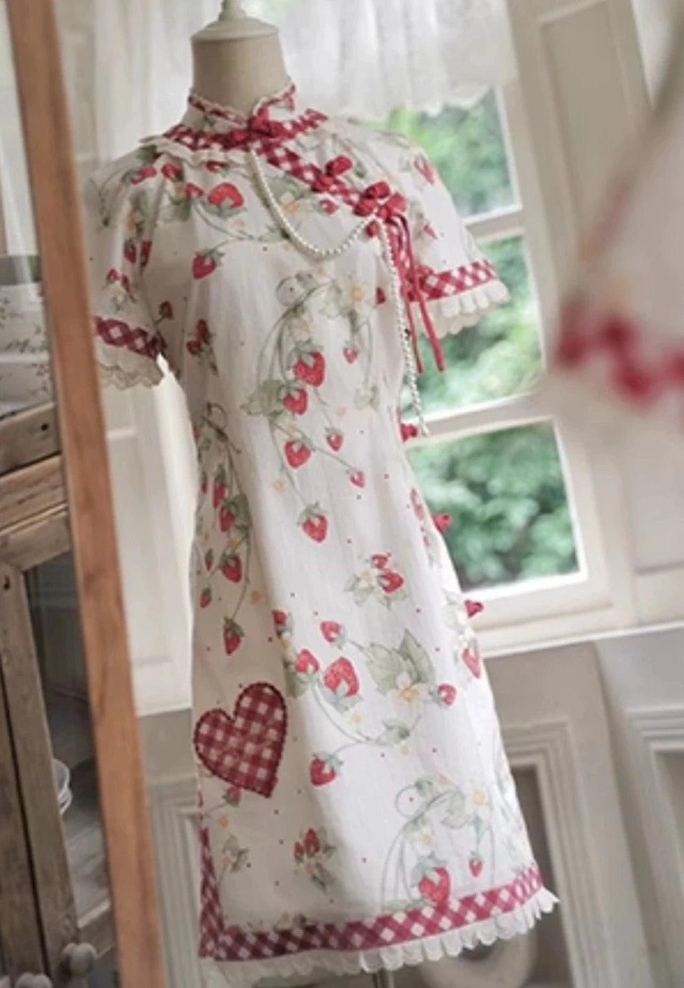 Strawberry Orchard 苺のチャイナドレス ショート丈