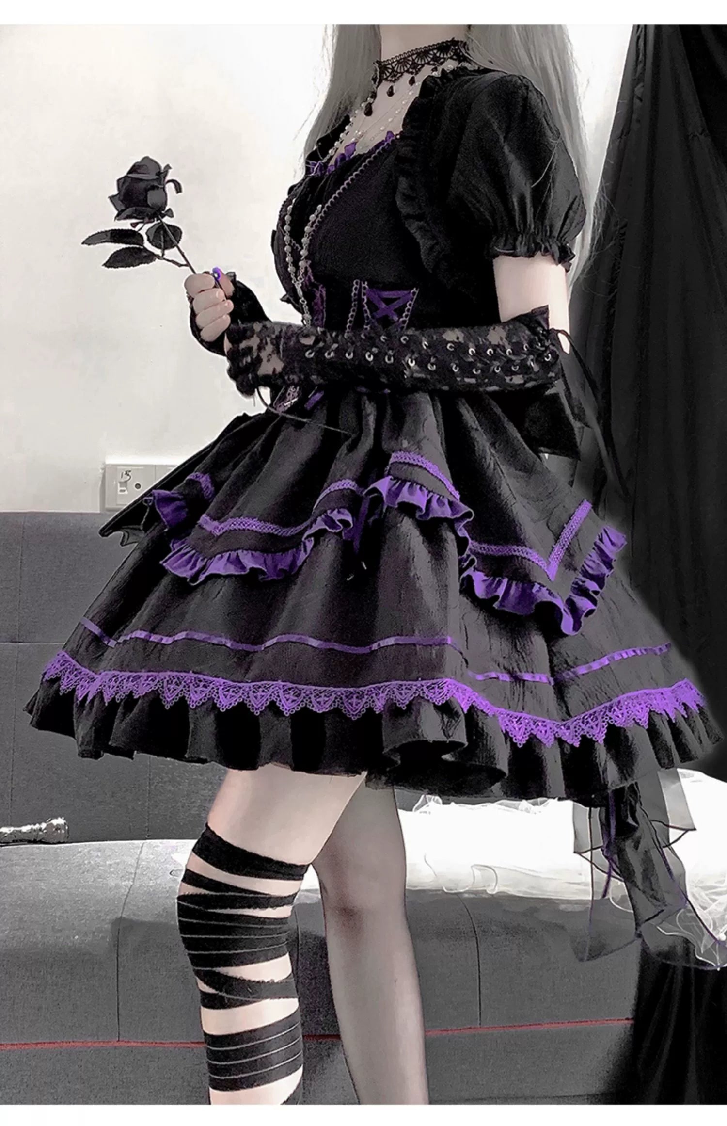 Black Swan クロスフリルジャンパースカートとボレロ – ロリータ Black Swan クロスフリルジャンパースカートとボレロ – ロリータ