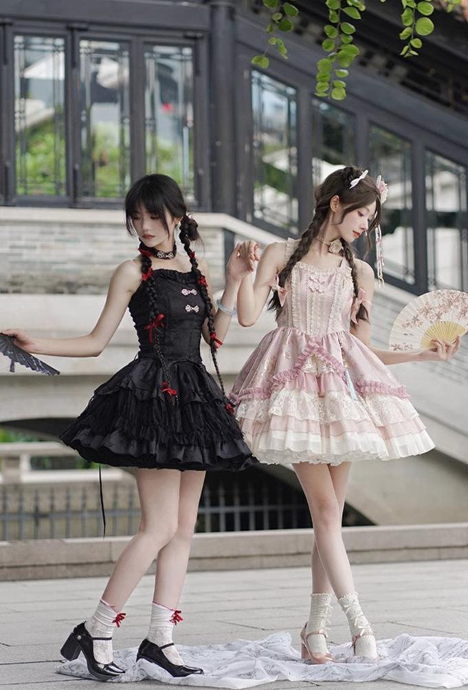 Hana Tabi: A black Hana-Loli set with irregular hem top and frill skirt