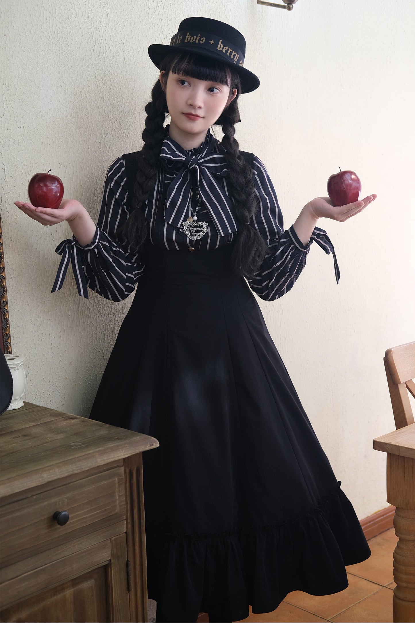 【受注予約12/3まで】Monochrome Reverie ストライプブラウス