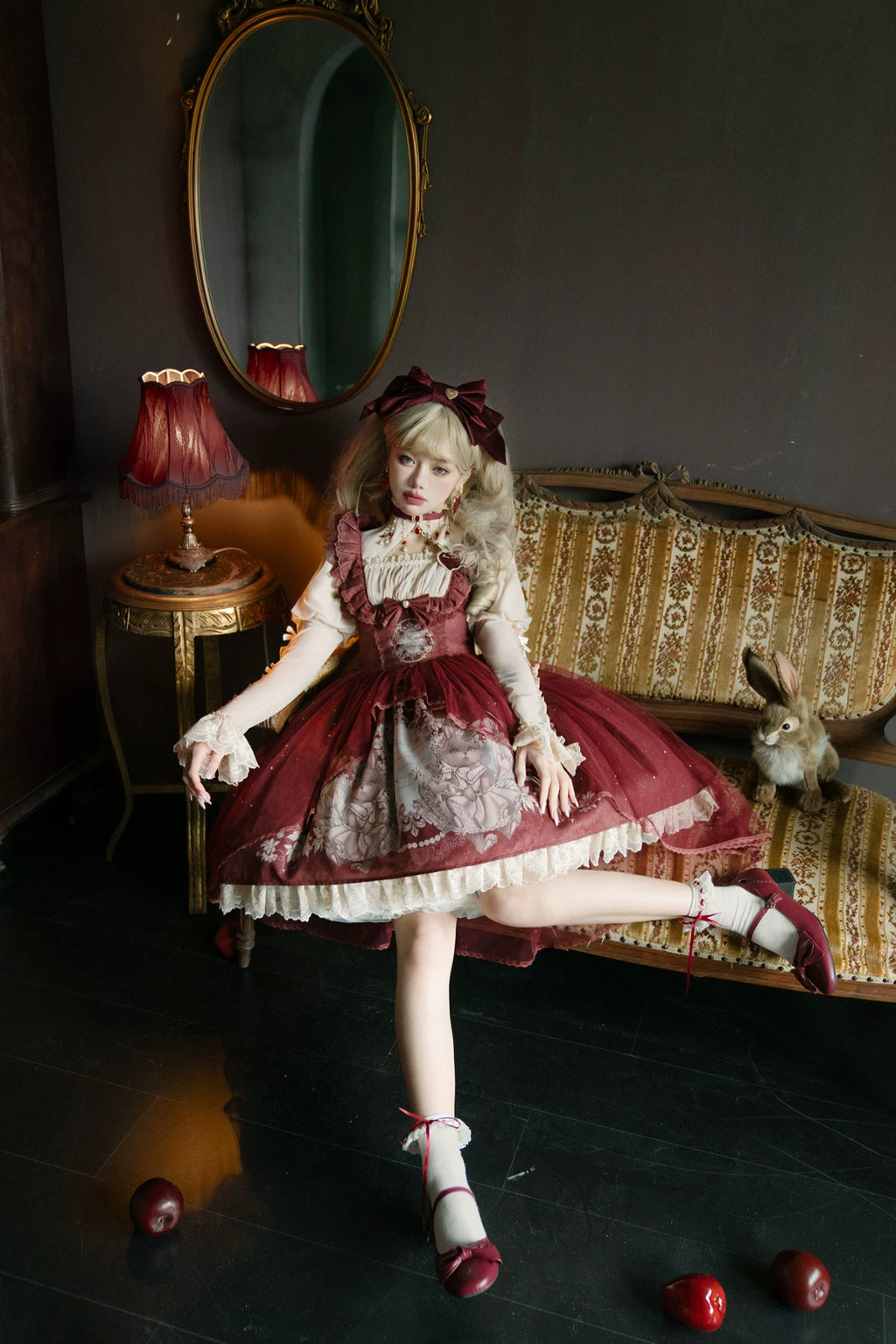 Bunny Girl Doll 真紅のジャパースカートとカットアウトブラウス