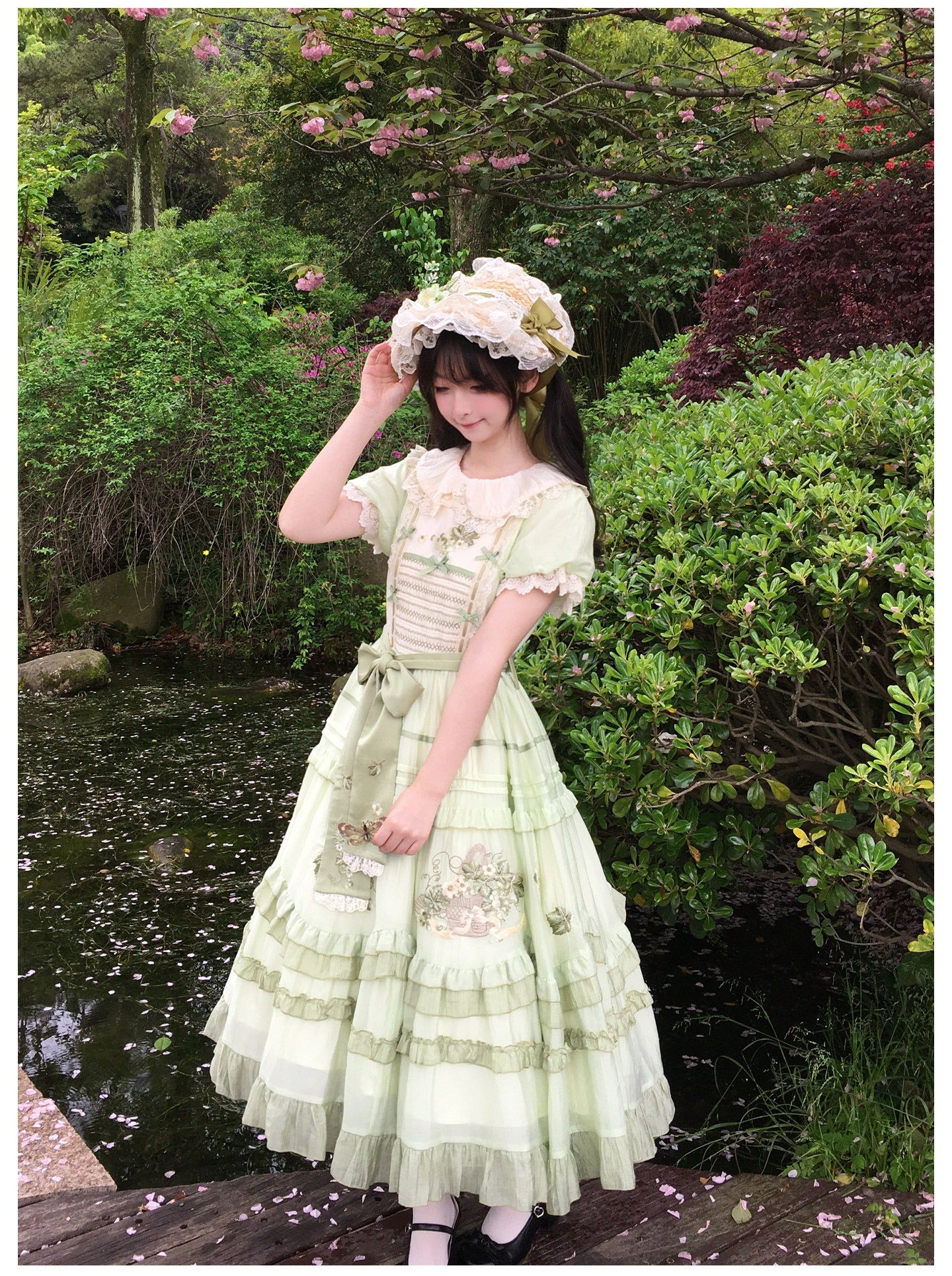 夏風の葡萄園 刺繍ワンピース