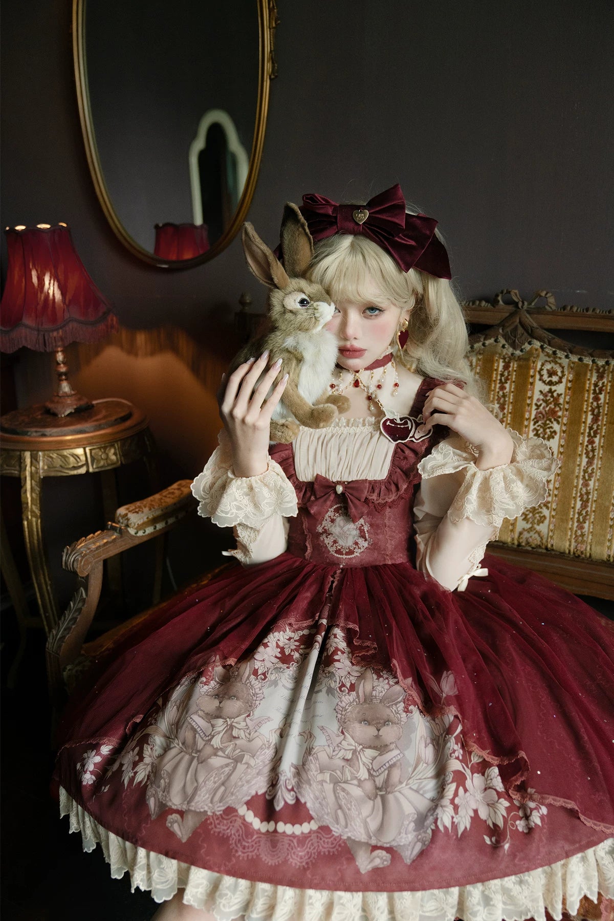 Bunny Girl Doll 真紅のジャパースカートとカットアウトブラウス
