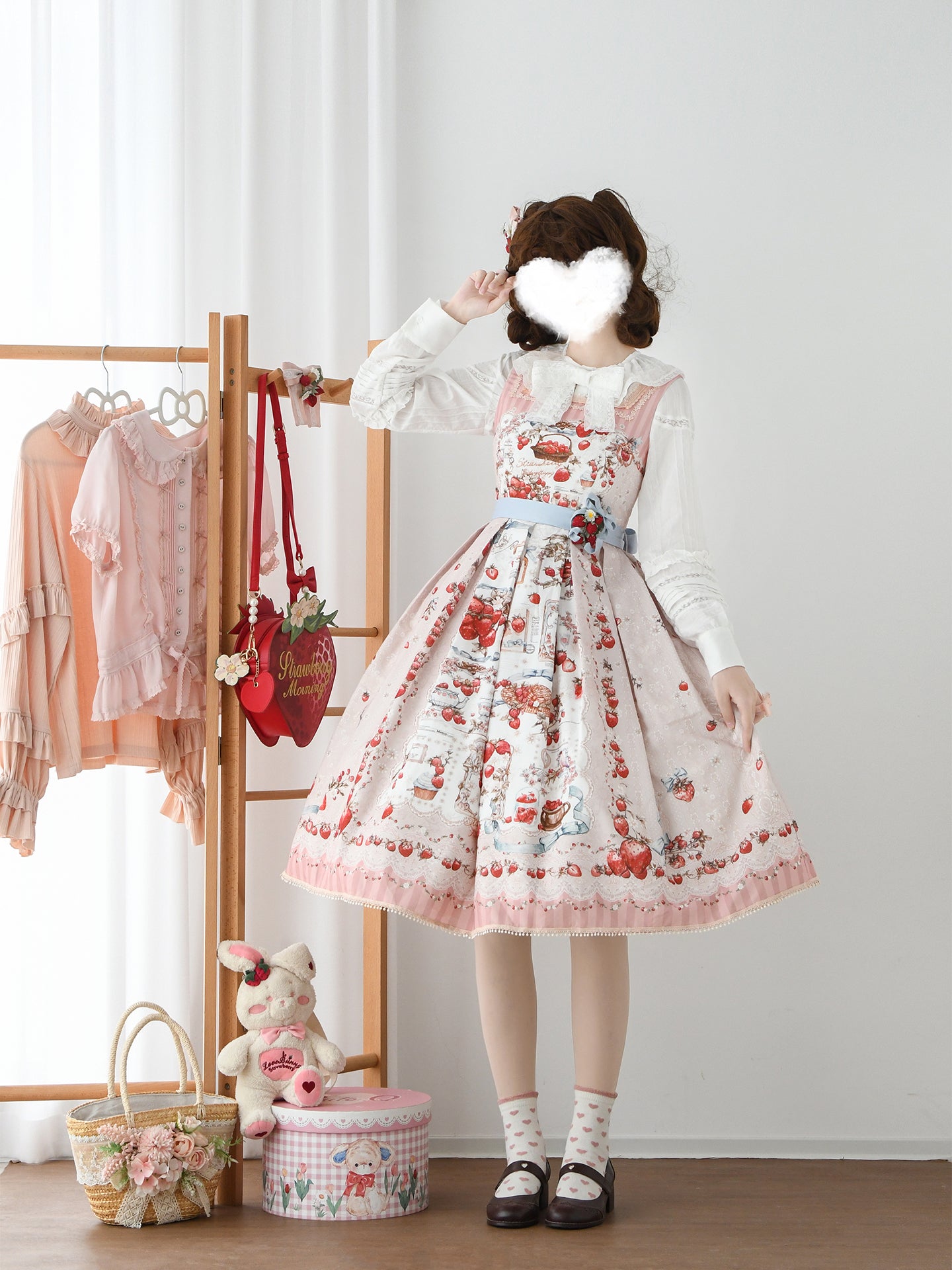 【受注予約12/16まで】Strawberry Manor ジャンパースカート