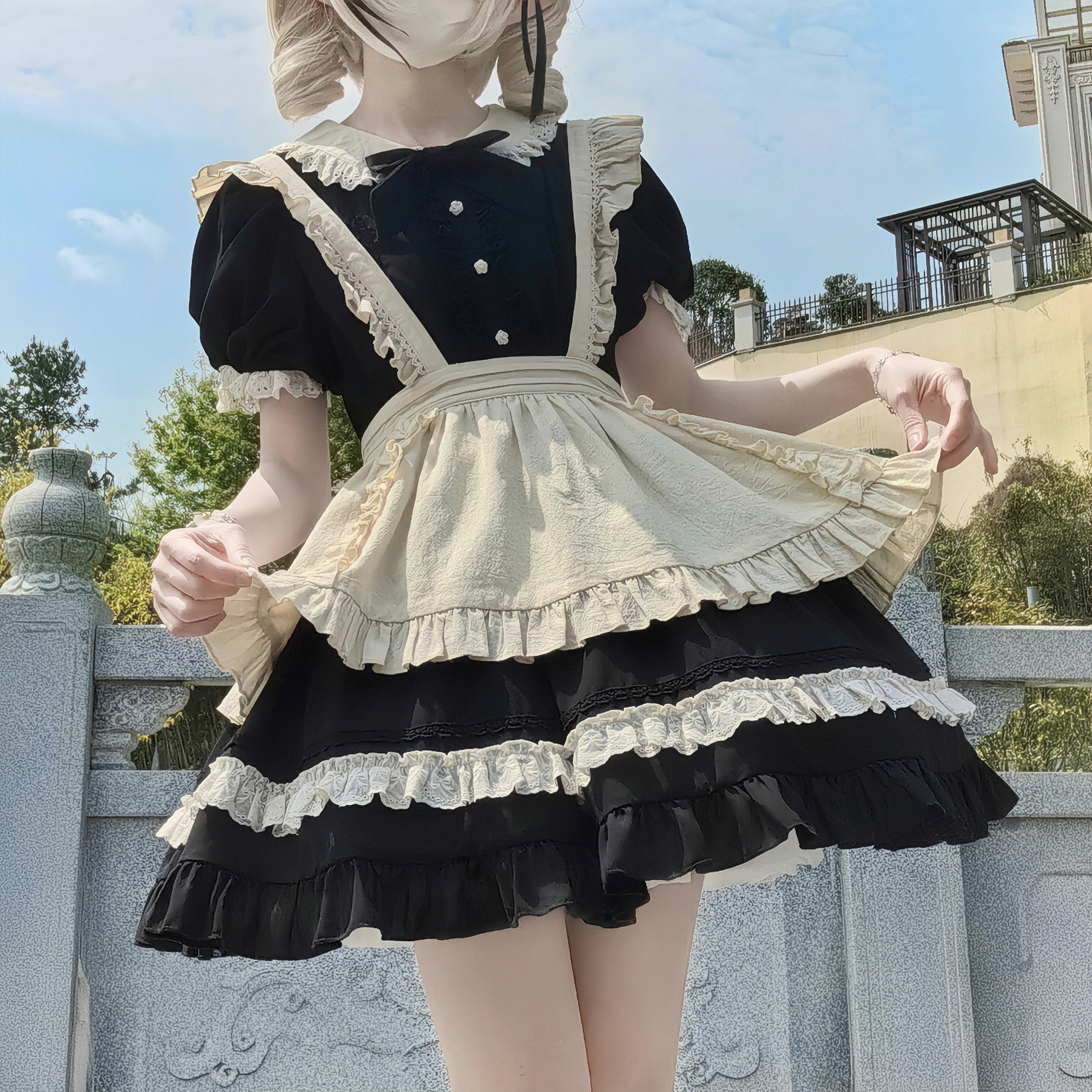 フリル襟の半袖メイドワンピース エプロン付き ショート丈 – ロリータ