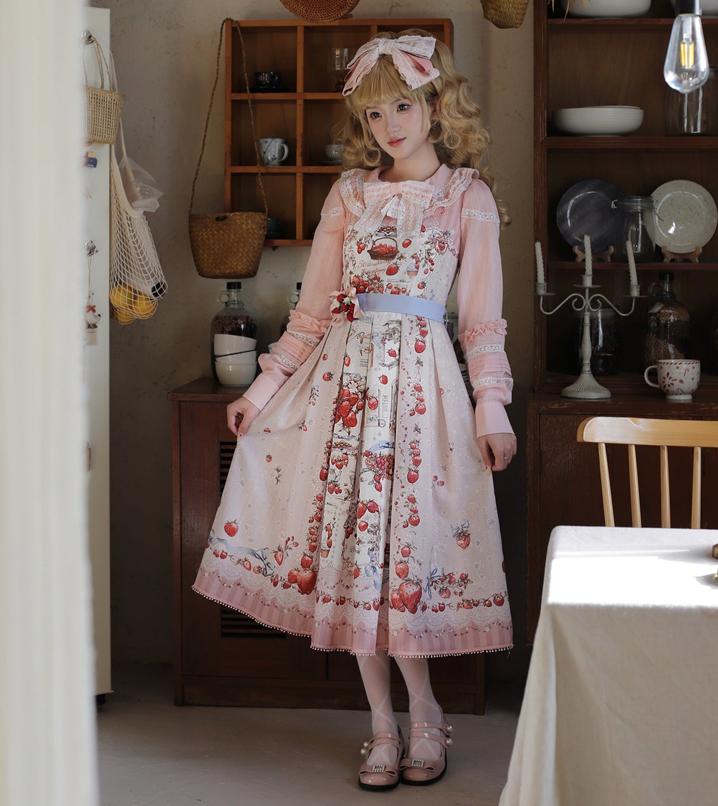【受注予約12/16まで】Strawberry Manor ジャンパースカート