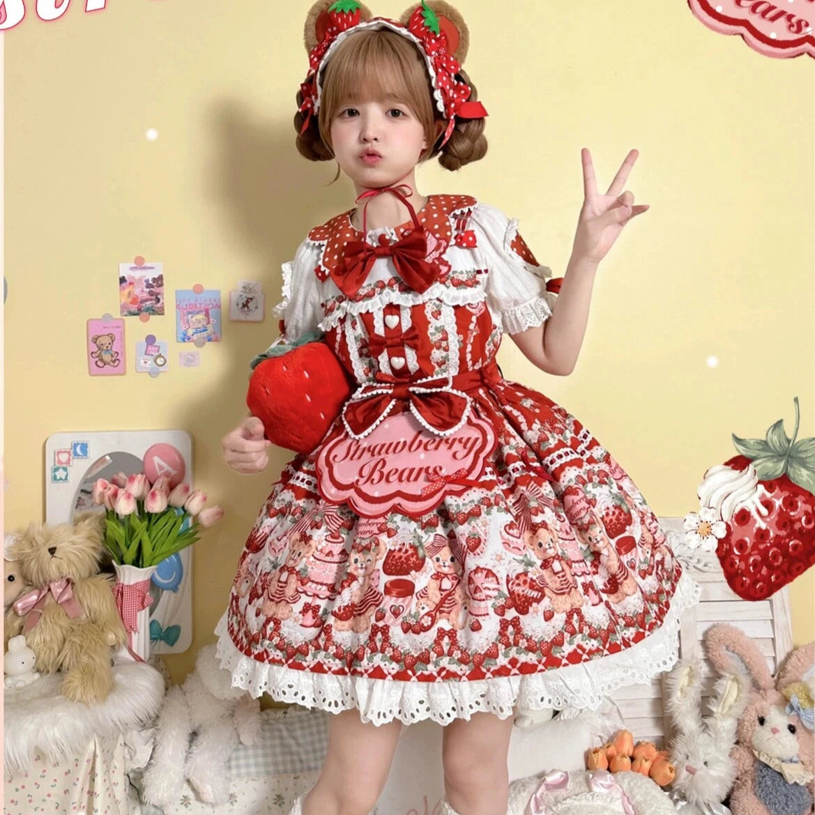 [Pre-orders available until 8/28] Bear Strawberry Garden Overalls Skirt 3-piece set