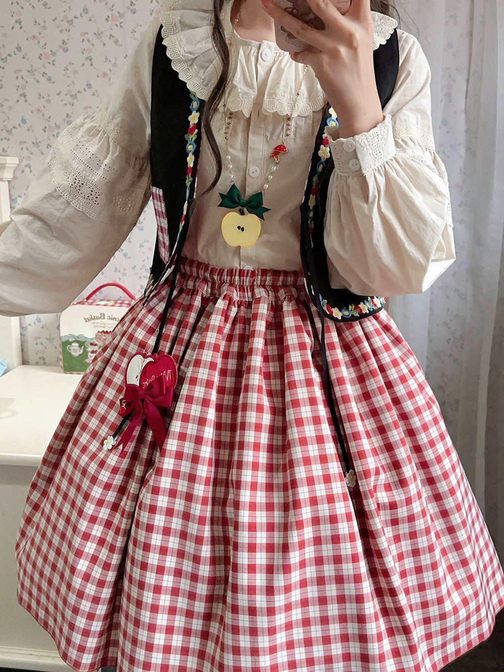【予約販売】Apple Garden バイエルン風ベスト