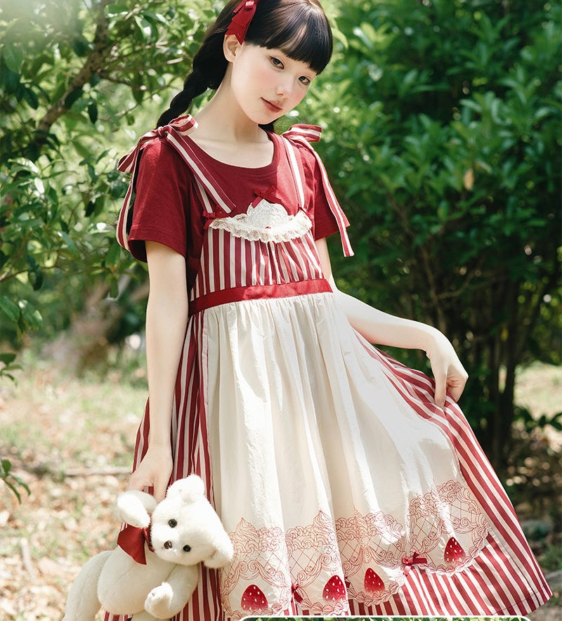 【受注予約12/18まで】Strawberry and Bear Theater 刺繍Ｔシャツ