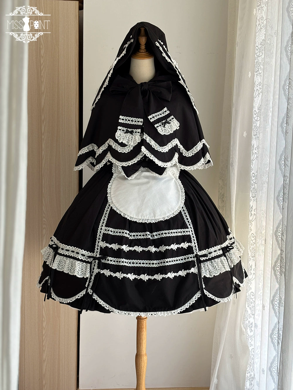 【予約販売】Antique Petal Rabbit うさ耳付きケープ