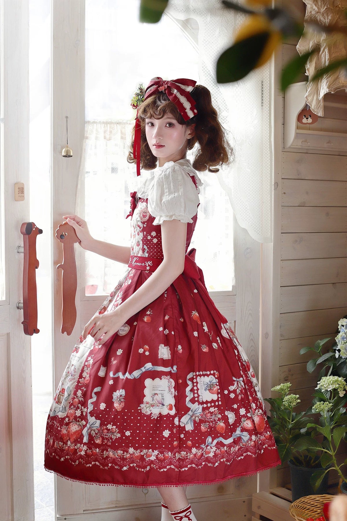 【受注予約10/29まで】Strawberry Manor プリントジャンパースカート・ミドル丈